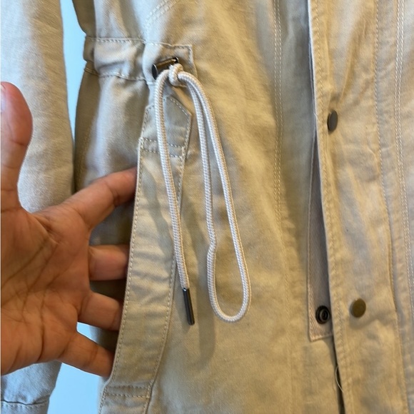 Price drop! EUC Cabi Excursion Anorak Jacket XS - Picture 5 of 15